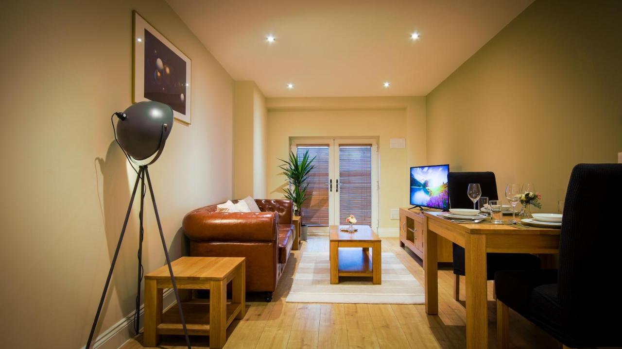 Superb City Center 1 Or 2 Bedroom Apts King Bed Southampton Exterior photo