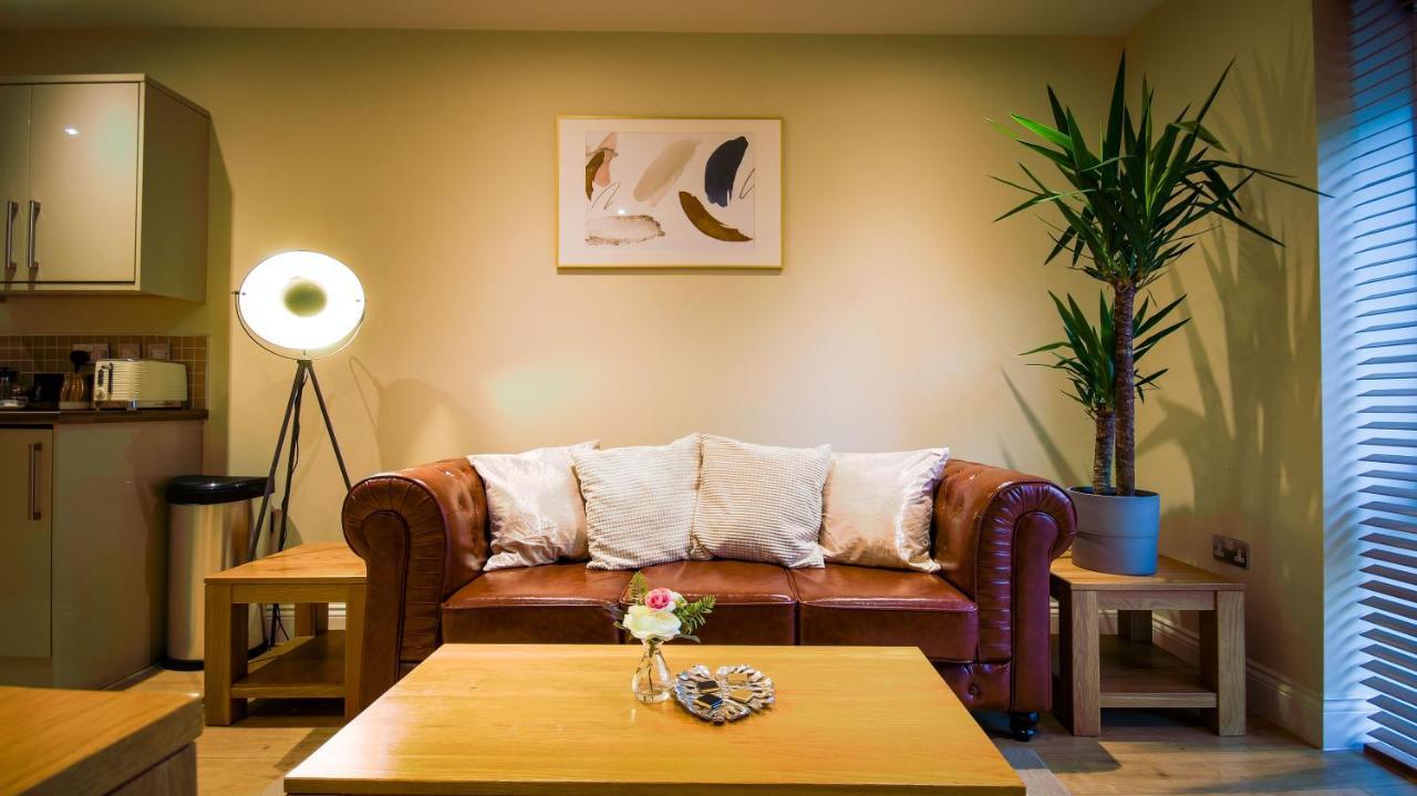 Superb City Center 1 Or 2 Bedroom Apts King Bed Southampton Exterior photo