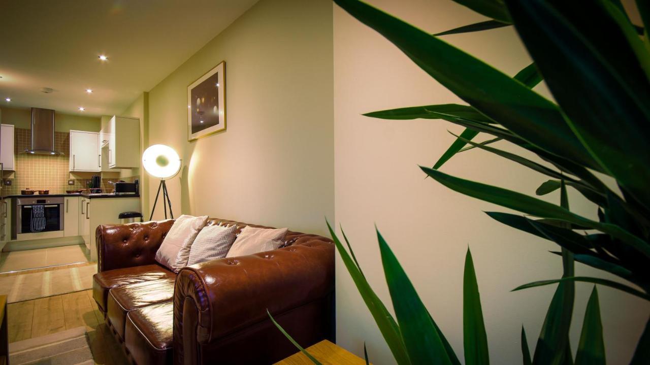 Superb City Center 1 Or 2 Bedroom Apts King Bed Southampton Exterior photo